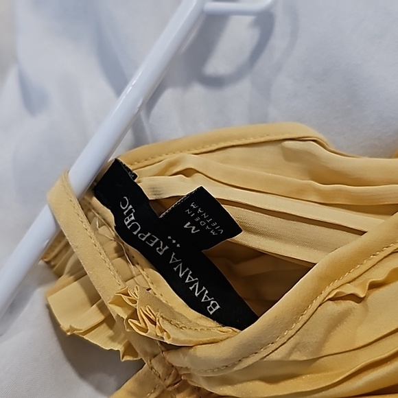 Beautiful pale yellow banana republic dress in size M - Picture 3 of 3